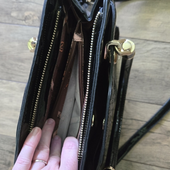 Elegant Black Crocodile-Embossed Women's Bag - Picture 5 of 9